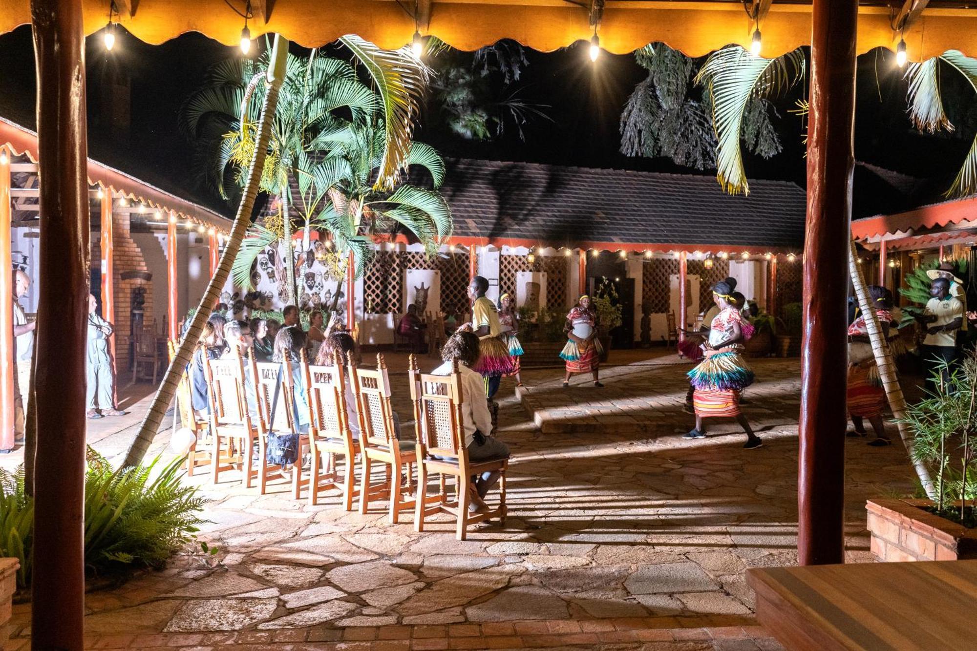 Masindi Hotel Buitenkant foto